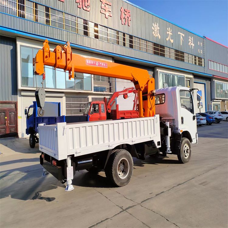 安新县三轮随车吊定制 农用改装机自备吊中瑞长期出售